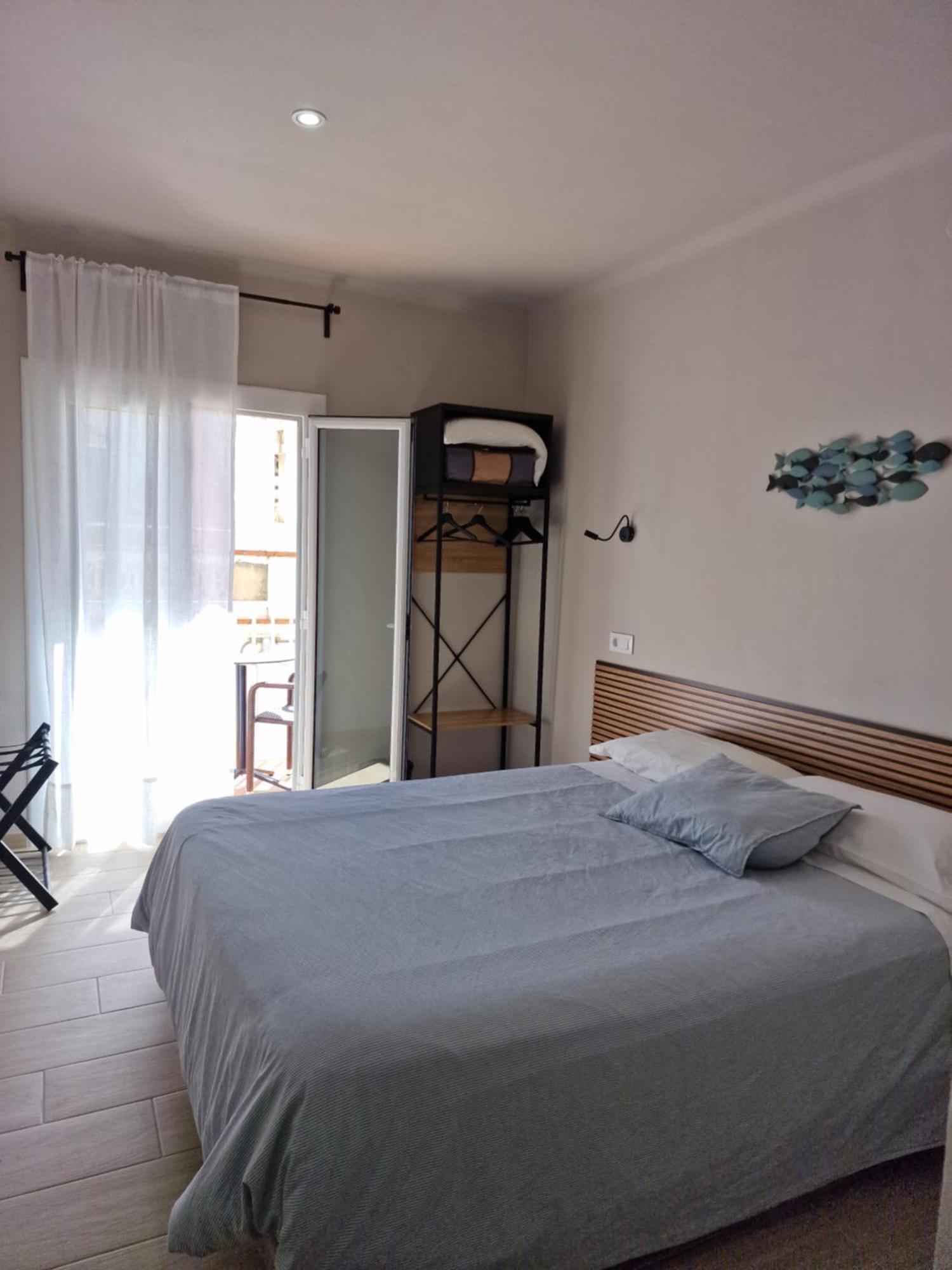 Pensio Torrent Hotell L' Escala Exteriör bild