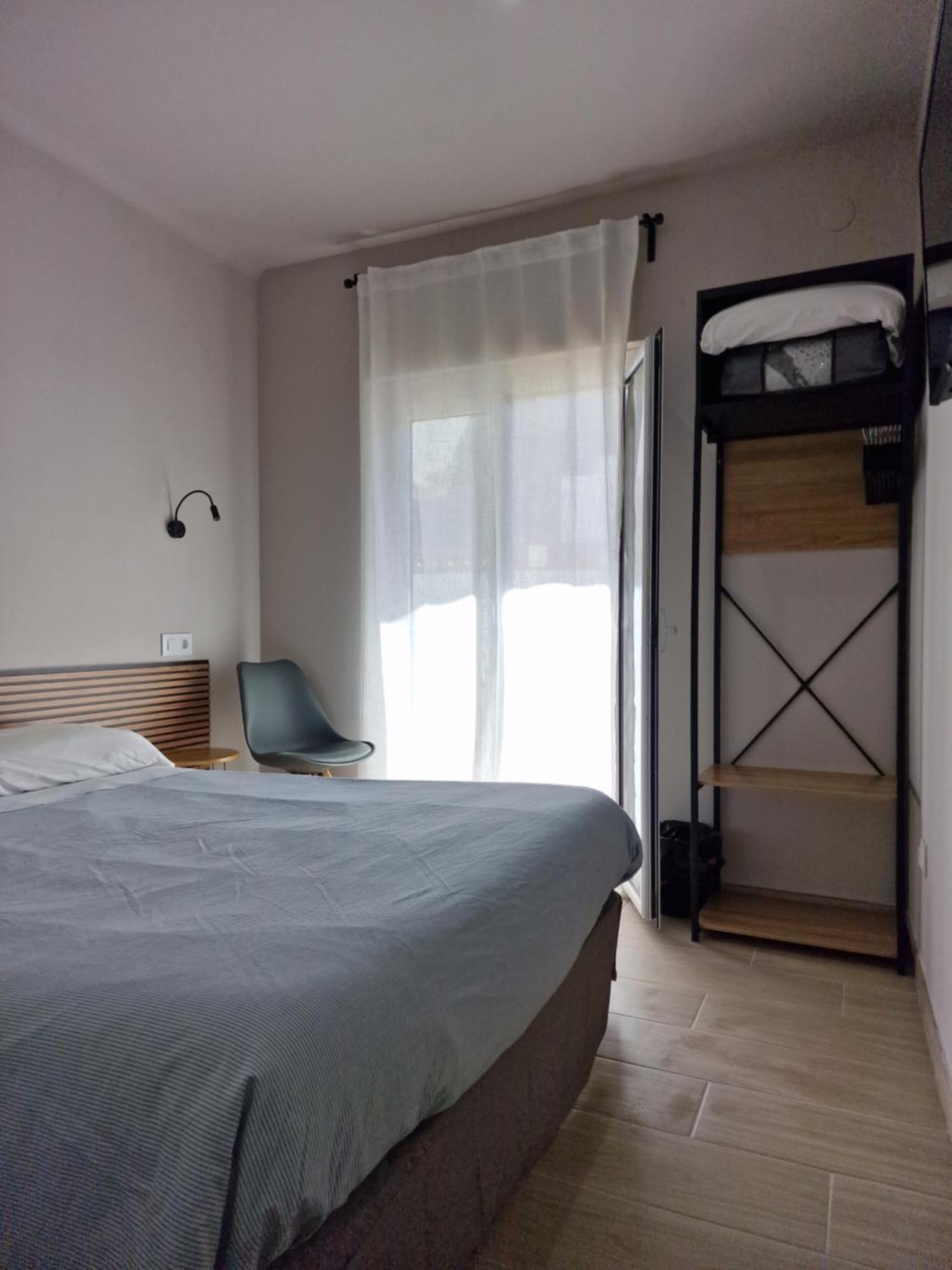 Pensio Torrent Hotell L' Escala Exteriör bild